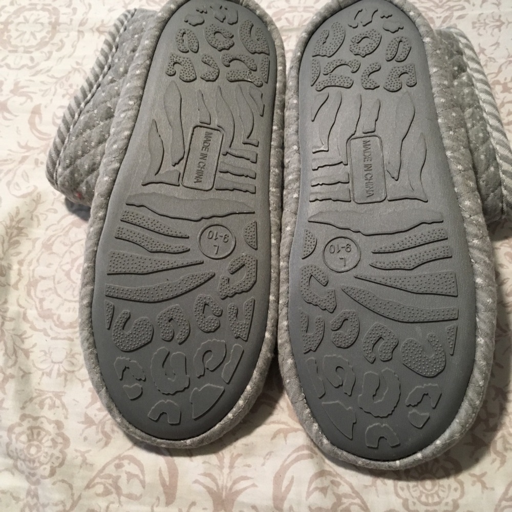 Slippers - Picture 2 of 2